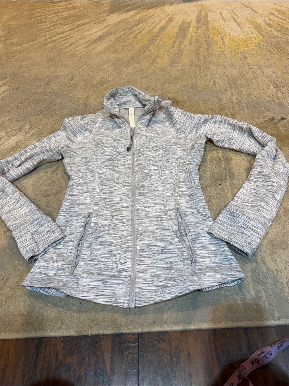 Lululemon‎ Define Jacket Sz 6
In Wee Are From Space Ice Grey
Alpine White